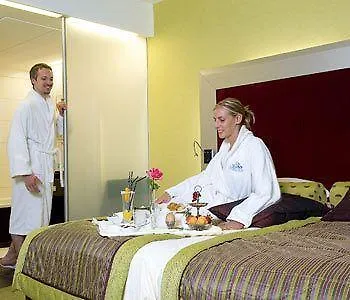 Hotel Le Chateau Des Thermes 4*